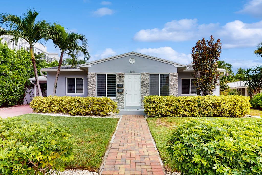 The Front House & Cottage, StaySouth vacation rental